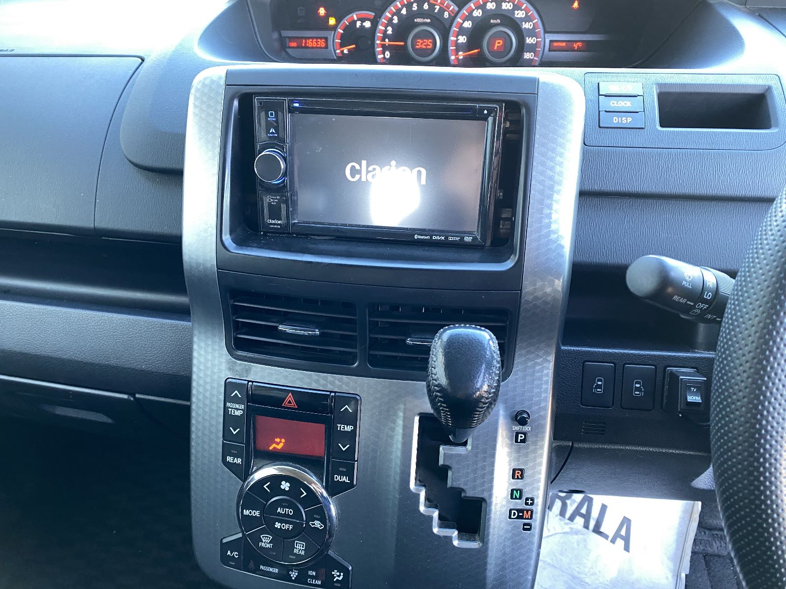 2013 Toyota Voxy
